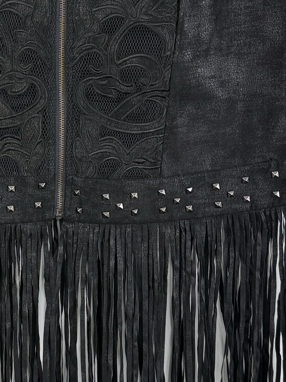 NWT Reba Black Embossed Studded Fringe Swing Western Cowgirl Vest Medium - Picture 4 of 8